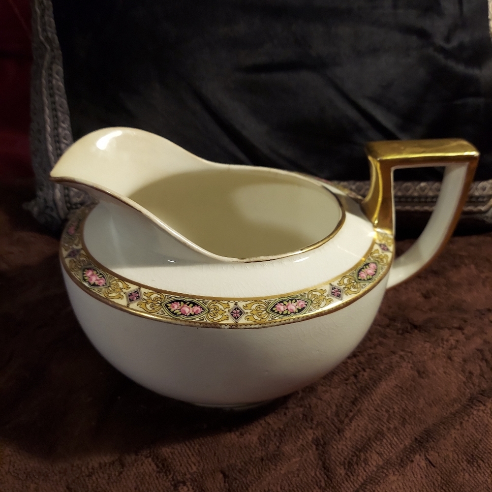 Homer laughlin vase
